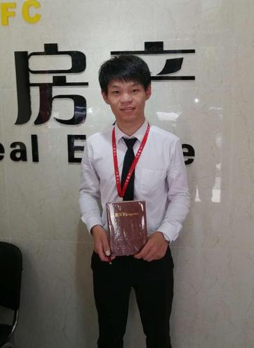 义和房产经纪人何义成:搜房帮套餐使用效果好 线索精准快速